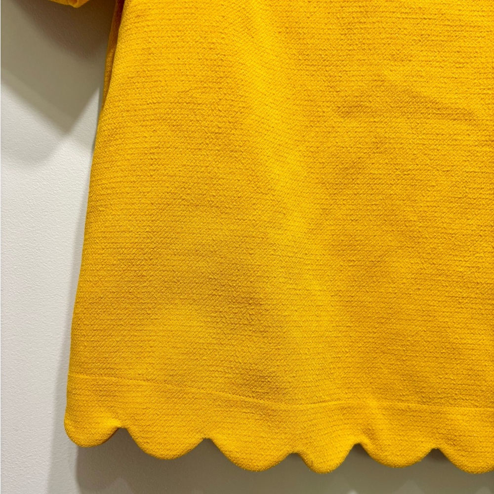 ✨$8 CLEAR-OUT✨ Twik Simons Scallop Hem Short Sleeve Crop Top Shirt Yellow - Picture 3 of 7